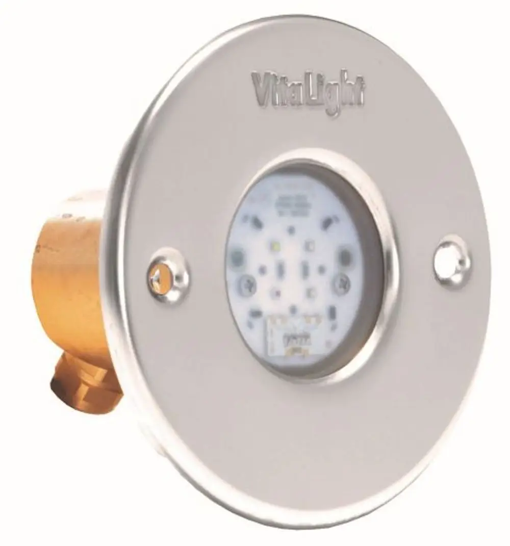 VitaLight LED-Einbauleuchte mit runder Metallblende. Geeignet für Anwendungen von Grünbeck im Innen- oder Außenbereich. Leuchtmittelgruppe hinter transparenter Abdeckung sichtbar.